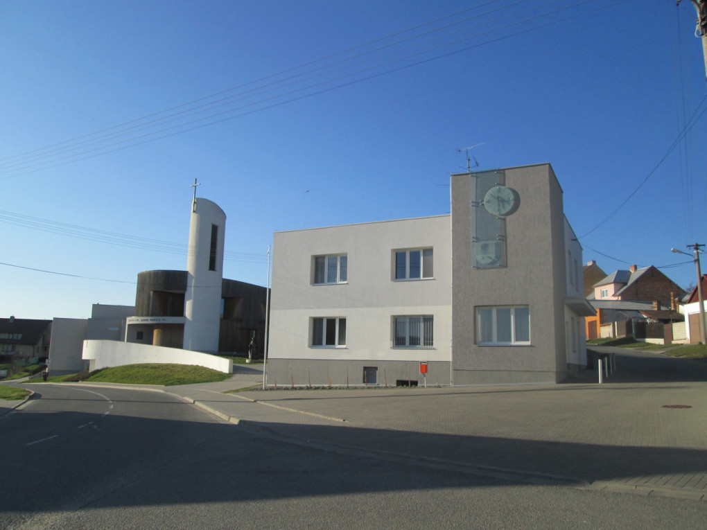 Budova obecního úřadu – knihovna Bukovany